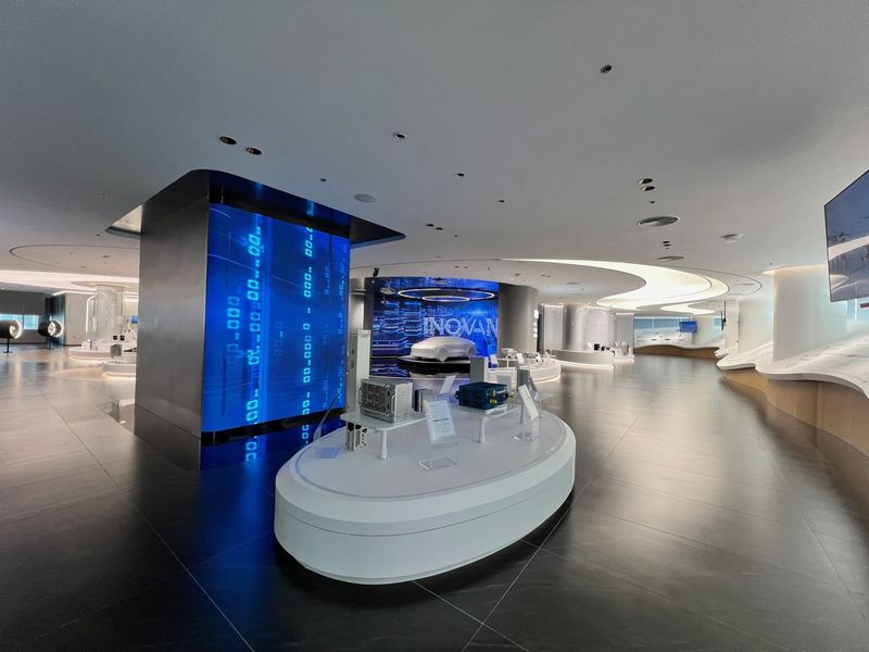双总部与多基地展示体系 · 产品空间
